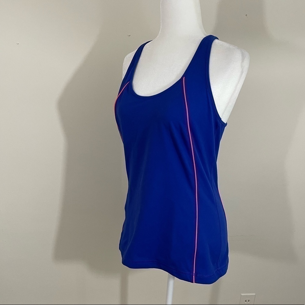 Under Armor sz XL athleisure top in royal with red trim